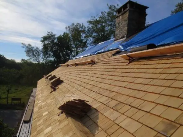 6 Reasons to Consider a Cedar Roof