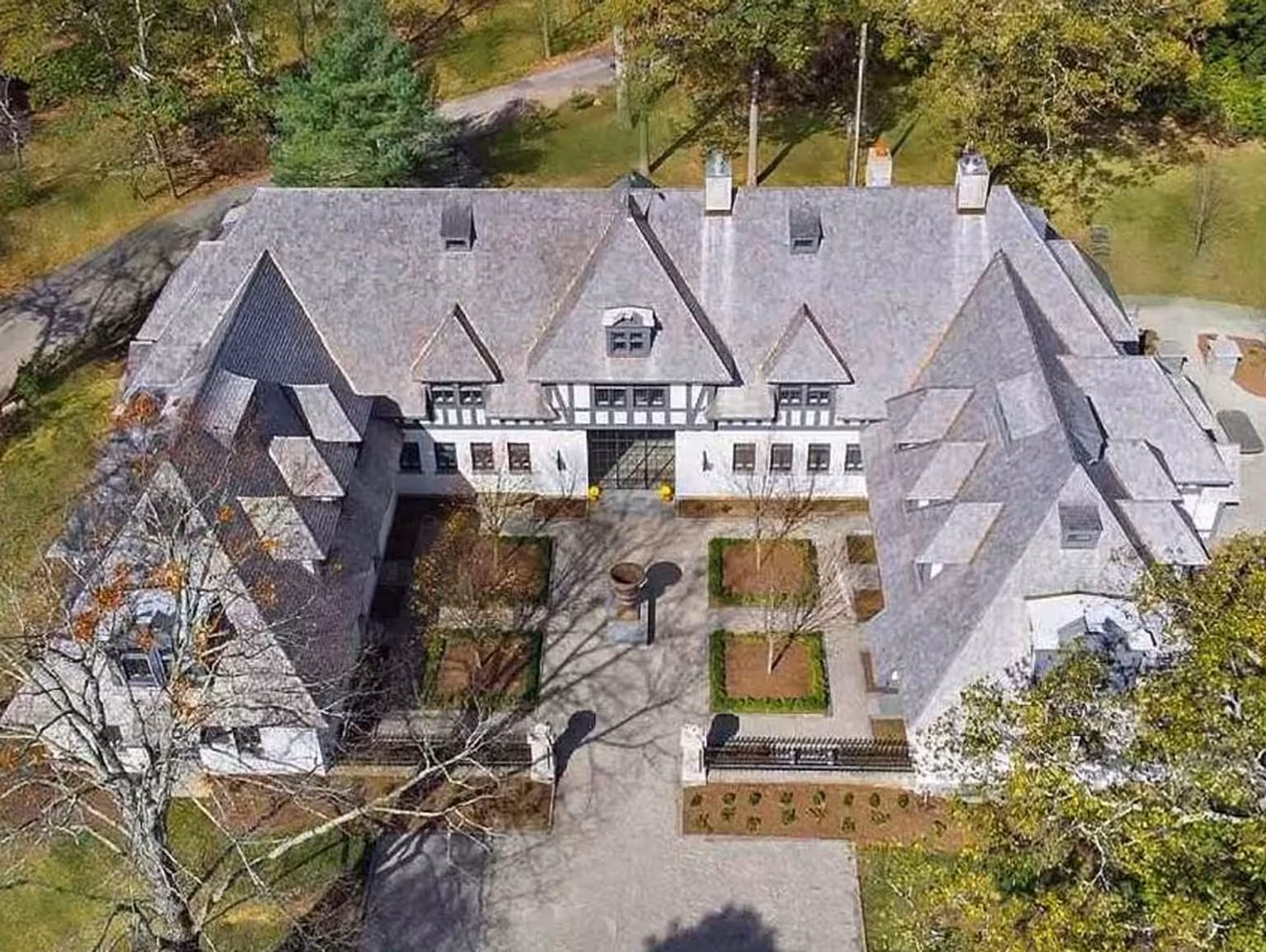 number one Grade Alaskan Yellow Cedar Perfection Shingles in New York